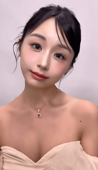 「治療頑張りました！」グラドル女社長・くりえみ、白ドレスの美麗ムービー公開＆近況報告