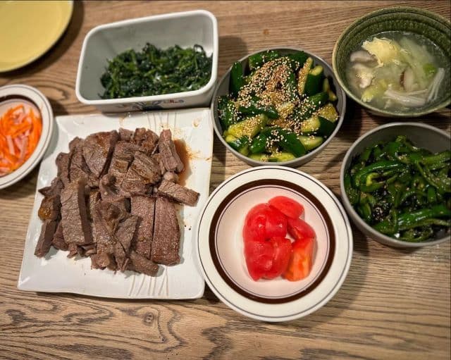 「ほっこりごはん」ミキティがアップしたヘルシーで品数多めの夜ご飯がおいしそうと話題に！