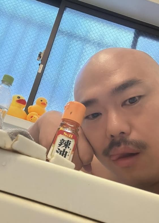 「まさかお風呂場で…」クロちゃんの斜め上すぎる行動にツッコミ殺到