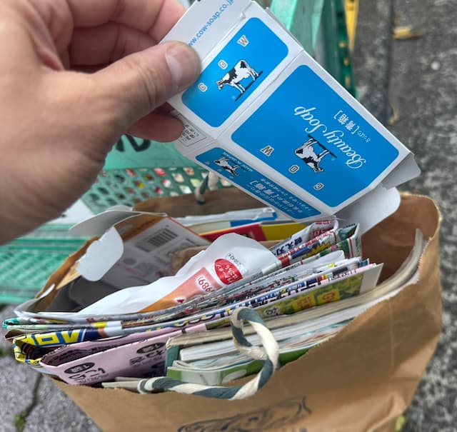 「石鹸の箱は◯◯ごみで大丈夫です。」ごみ清掃員芸人・マシンガンズ滝沢が“石鹸の箱”の捨て方を解説！