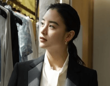 アート×山本美月は「カッコいい」「可愛い」最新ショットが話題