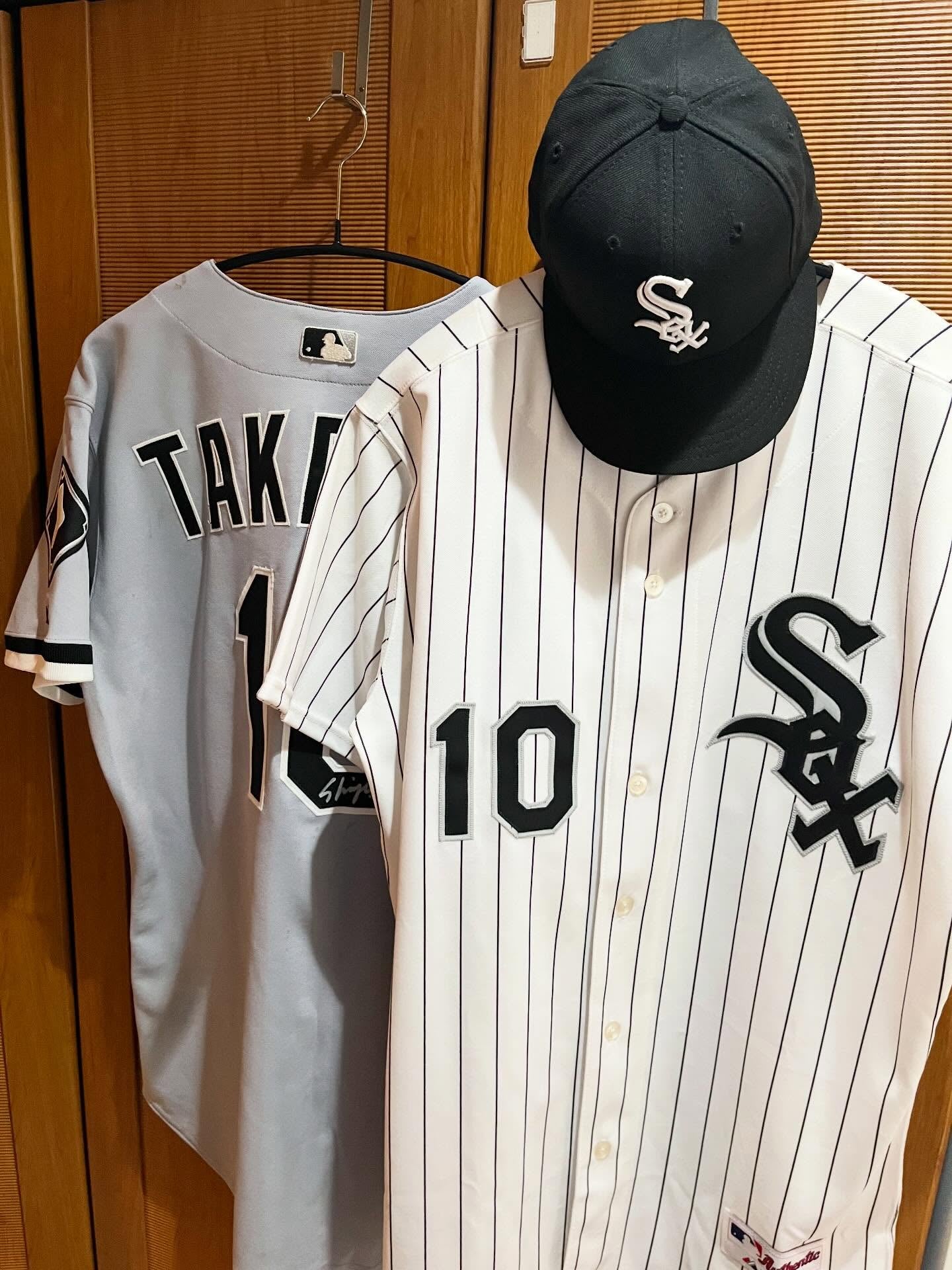 高津臣吾、ホワイトソックスのユニフォーム公開　「応援準備は整った…」