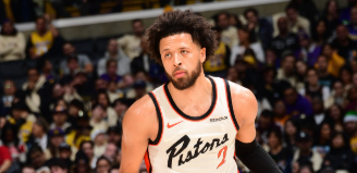 NBA デトロイト・ピストンズ、イースタン・カンファレンス週間MVP選手を祝福！ファンの声が熱狂的！！