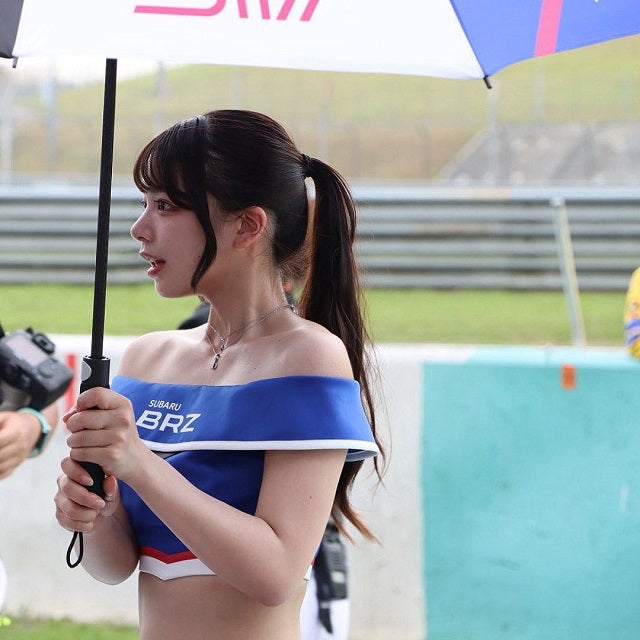 レースクイーン・青山水咲が夏コスと相性抜群のヘアスタイルショットを公開！「良すぎて……」とファンから反響