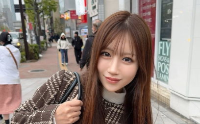 レースクイーン 日南まみ、ユニークなオフショット投稿でファンを魅了！「膝が内股界隈」にほっこり