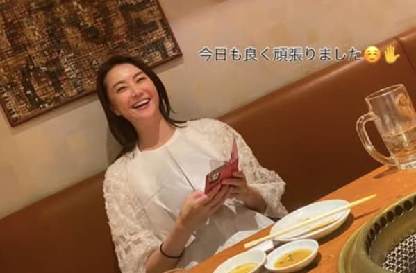 観月ありさが撮影終わりの“ご褒美ショット”にファンうっとり