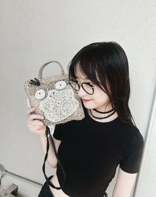 「かわいすぎて一目惚れでお出迎えしたよ」女優・影山優佳 コダックにメロメロな表情が可愛すぎる！