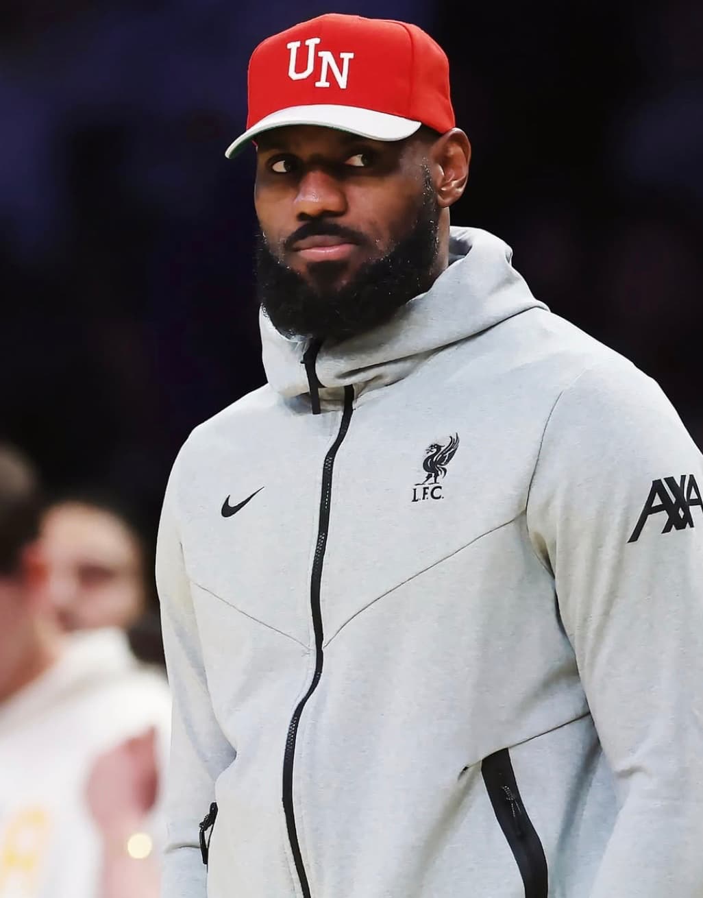 レブロン・ジェームズ、リヴァプールのパーカーを着用した写真を公式インスタグラムで公開