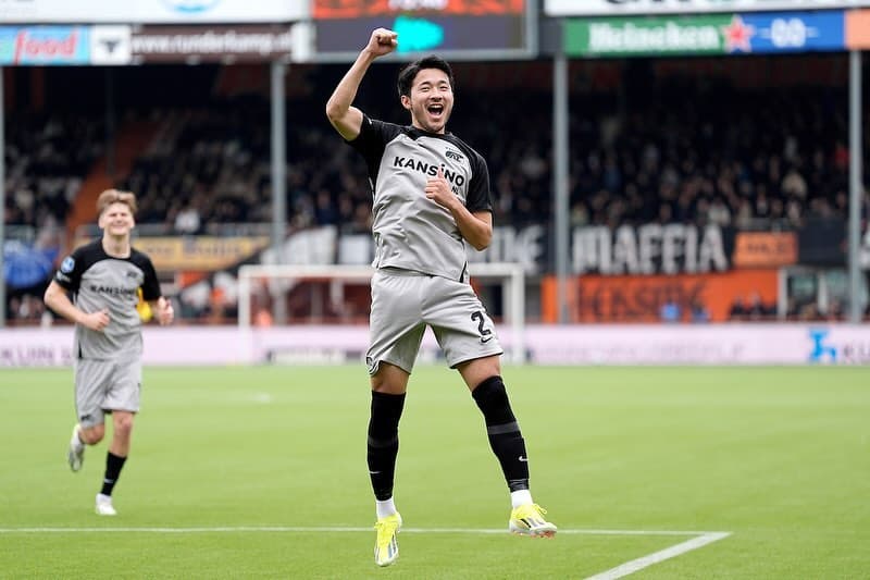 AZ・菅原由勢がフリーキックを含む2ゴール！