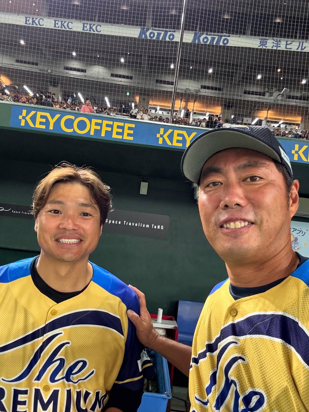 上原浩治が元横浜ベイスターズの吉村裕基と2ショット！