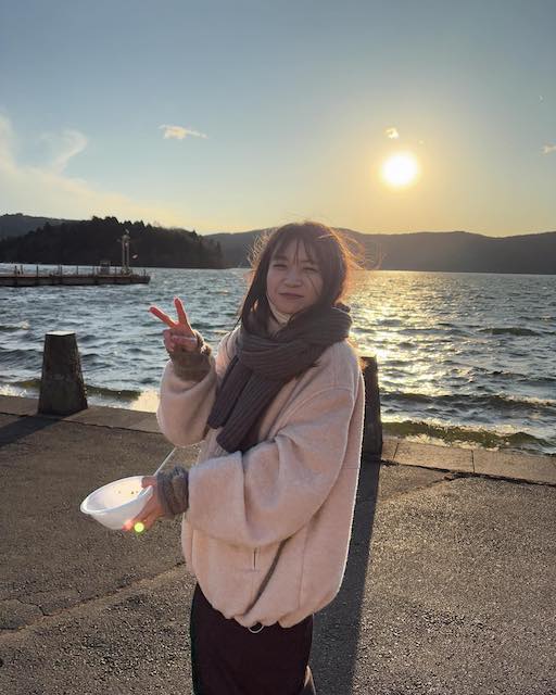 大人気の元乃木坂メンバーが真冬のオフショットを公開！