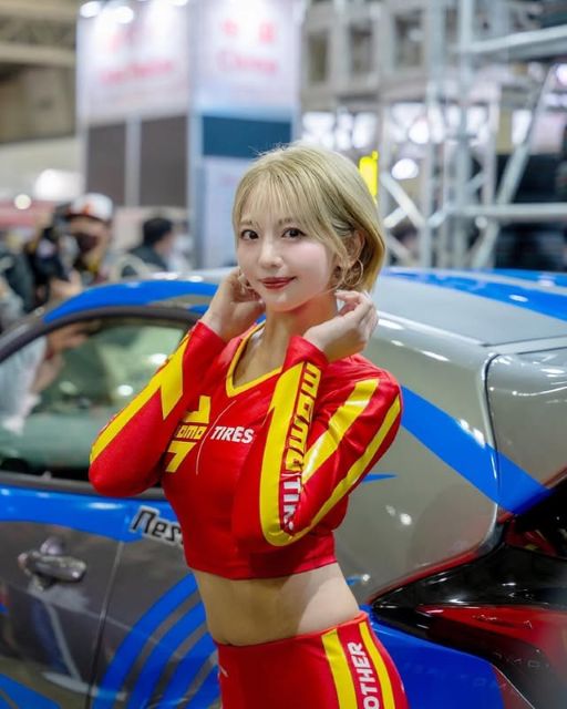 人気レースクイーン・佐々木萌香、大胆イメチェンショット披露⁉