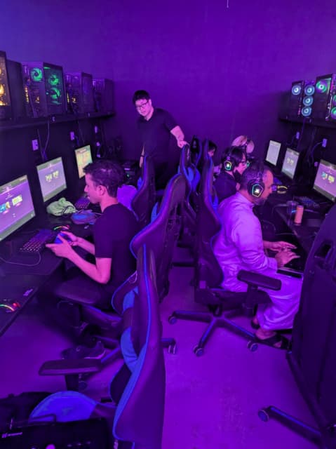 「現地勢強い」プロゲーマー・ねもがE-sports World Cupの現地で練習を開始