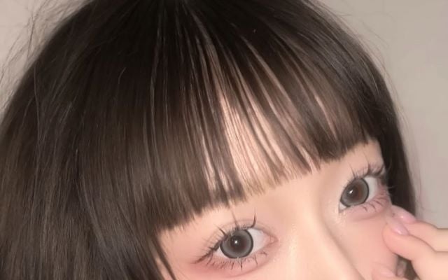 あの人気インフルエンサーの最新自撮りが「お人形さんすぎるかわいい」と話題に！