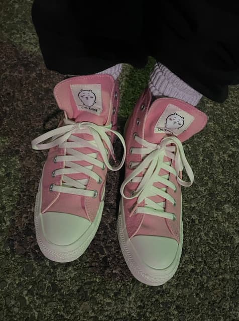 「おれこれで国立行ってたみたい」オーイシマサヨシがピンクのちいかわ靴を披露