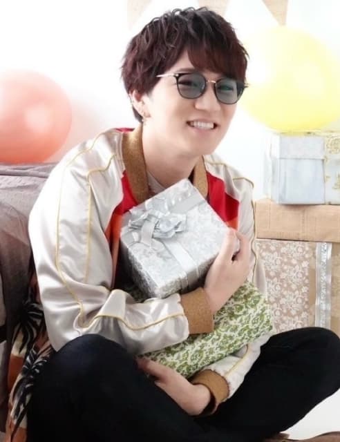 はにかみ姿が可愛すぎ！WEST.・神山智洋の写真に癒されるの声続々！