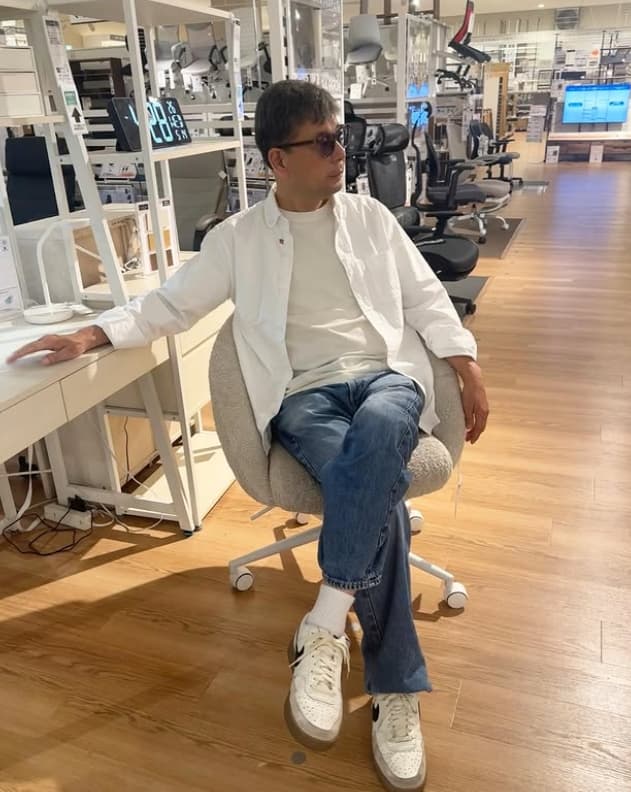 「パパカッコよすぎ‼」「これがパパ？」人気タレント〇〇の父親の写真が話題に！