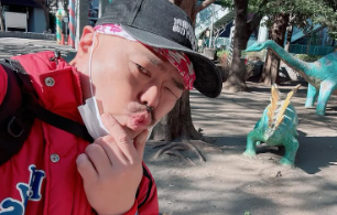 クロちゃん、恐竜と会えず嘆く！「なんなのぉー(；ω；)」