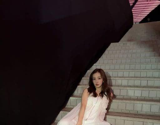 板野友美、真っ白衣装でガールズアワードでの声援に感謝！ファンから「素敵すぎ」の声