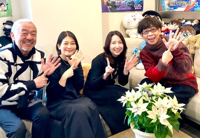 アンパンマン声優が共演者から還暦お祝い！若く美しいショットにファンから驚きの声