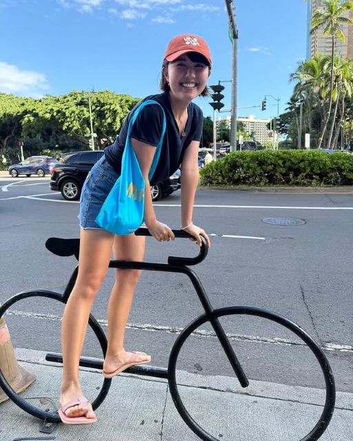 女子ゴルファー権藤可恋、ショーパン美脚に弾ける笑顔「たのしそう」なショットをプロフに採用！