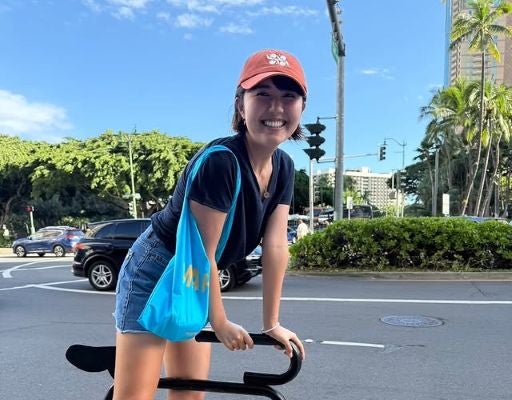 女子ゴルファー権藤可恋、ショーパン美脚に弾ける笑顔「たのしそう」なショットをプロフに採用！