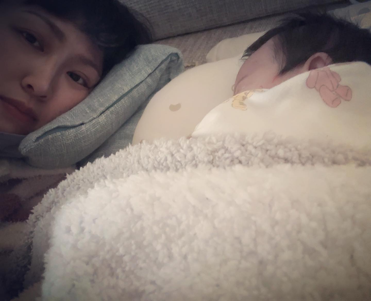 産後の丸山桂里奈が体調崩し病院へ🤒「娘にうつさないように気をつけてます😢」