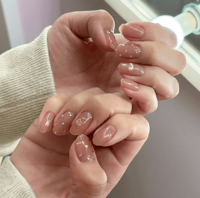 篠崎彩奈、バレンタイン仕様のネイルを公開！