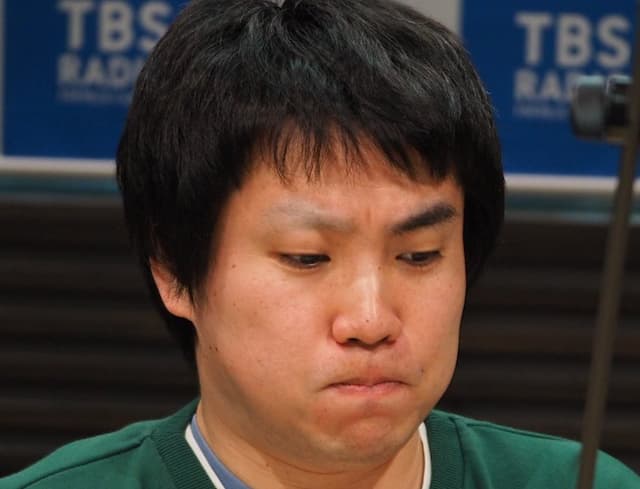 ランジャタイ国崎、「自分の眉毛はダウンタウンと連動」!? 松本人志の休止で右眉消失、浜田雅功の休養でまさかの展開に