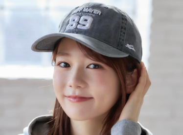 「キャップ姿が可愛すぎる！」川口葵のカジュアルショットにファン悶絶！