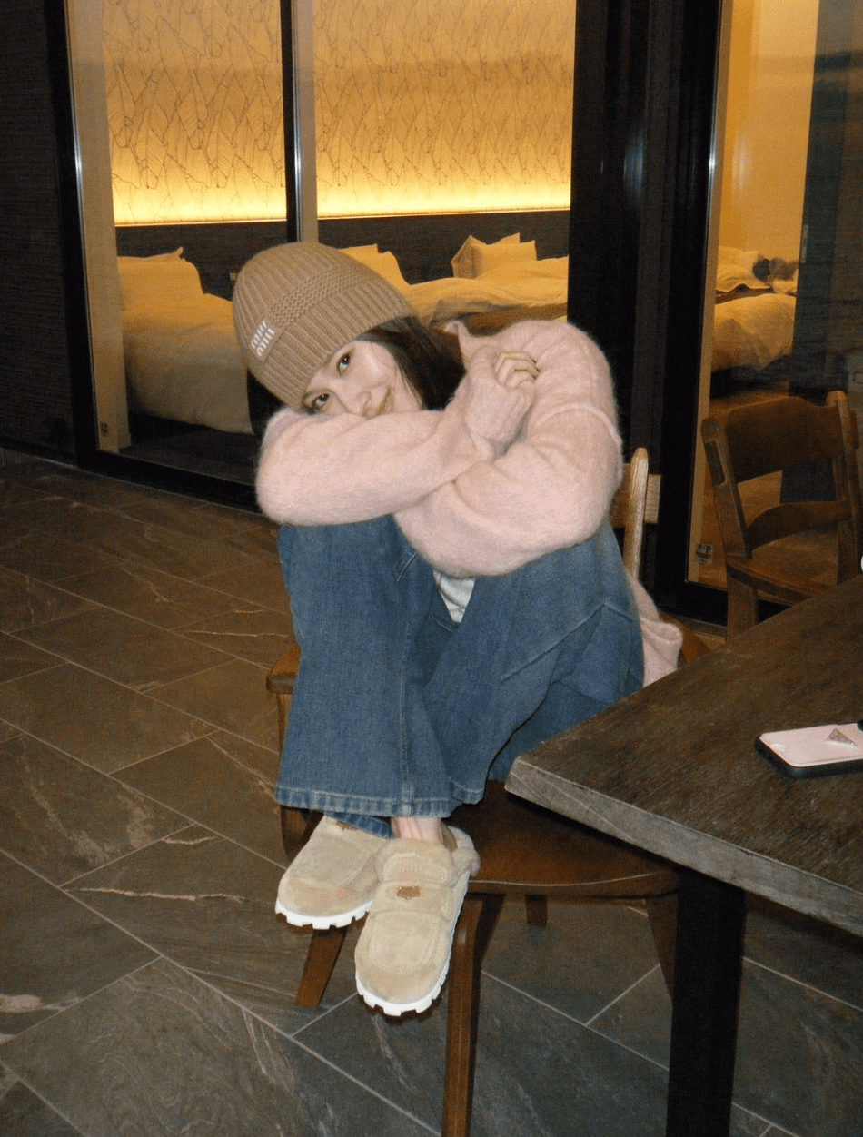 TWICEサナの彼女感がたまらない😍ショットにファンメロメロ🤤