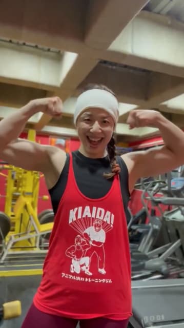 「筋力トレーニングで鍛えてきましたー」浜口京子がパンプアップした筋肉を披露