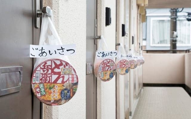 逆にありがたい!?”どん兵衛”公式が投稿した適当すぎる引っ越しそばが話題に