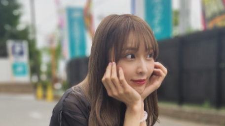 フェアリンの“虫の女”ショットが話題沸騰！ポニーテールの横顔にファン絶賛の声