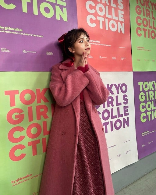 齋藤飛鳥がTGCトップバッターで登場！ピンクコーデで会場を沸かす
