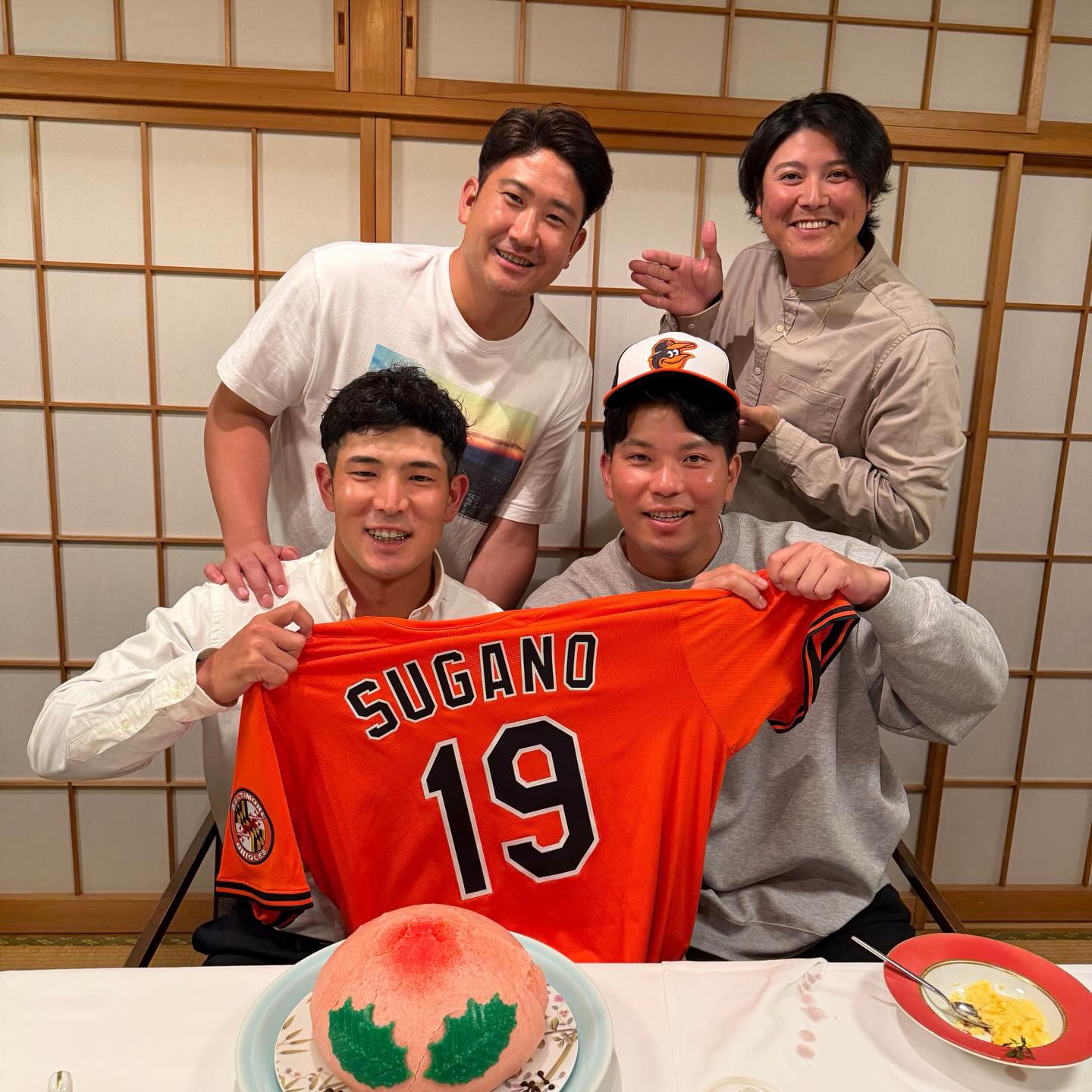 「笑顔あふれる再会」中島啓太が菅野智之らと会食　競技を超えた交流ショットに反響