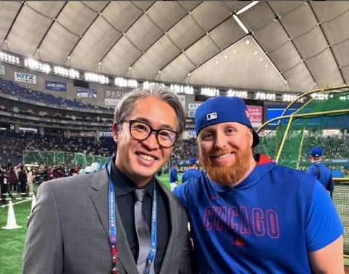 五十嵐亮太が元チームメイトと再会し、ツーショットを公開！