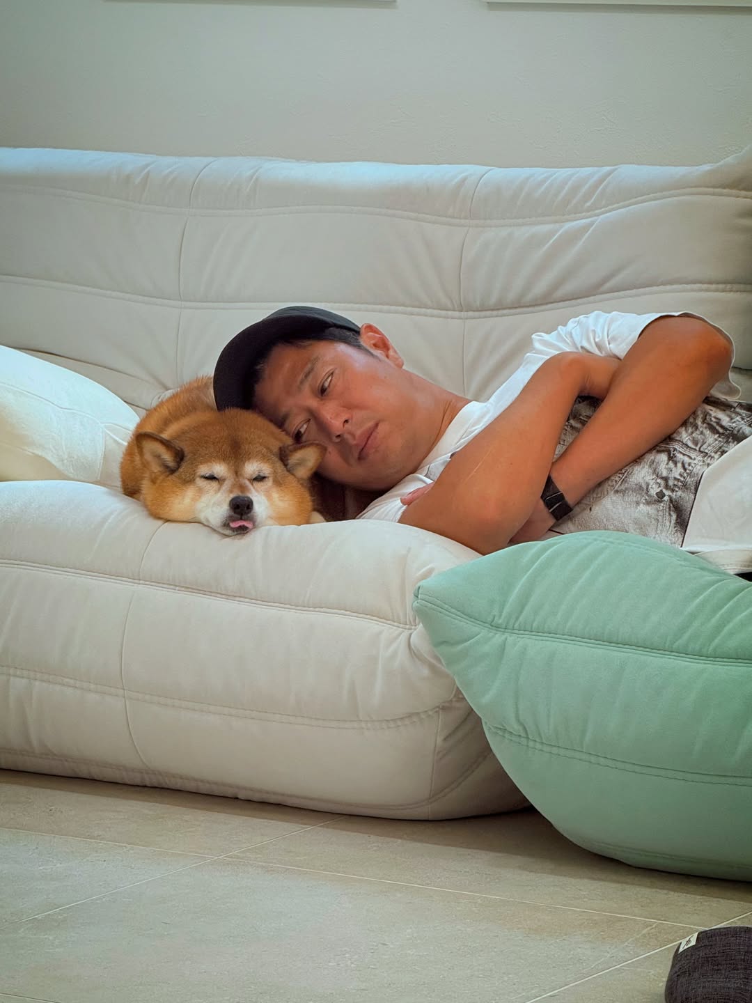 「むかついてる私みたいな顔してる」パンサー・尾形、愛犬”ミク”に癒やされるもミクの表情が絶妙すぎる！