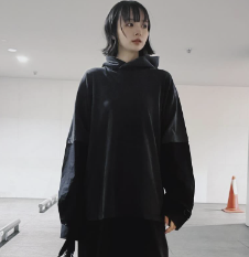 岡田紗佳、“おかぴ服”でシックなモノトーンコーデ披露！ファンから絶賛の声！！