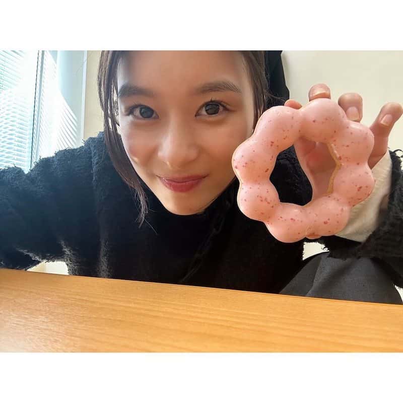 芳根京子が可愛すぎると話題に「ドーナツときょんちゃんの顔の大きさが同じだっ」