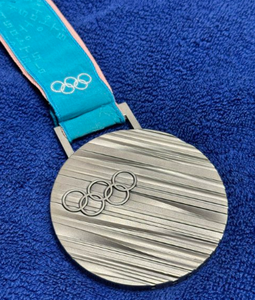 銀メダリスト、宇野昌磨。まさかの物で本人証明！？