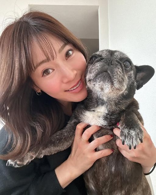 美人女子ゴルファー竹村真琴、愛犬・ルビちゃんとの"密着"ツーショットが可愛すぎると話題！