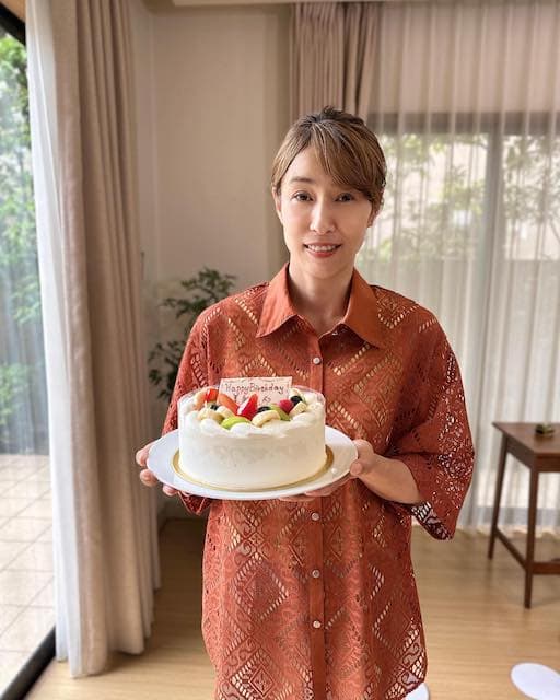 水野美紀、49歳の誕生日🎉贈られたのはカラフルなフルーツケーキ🎂