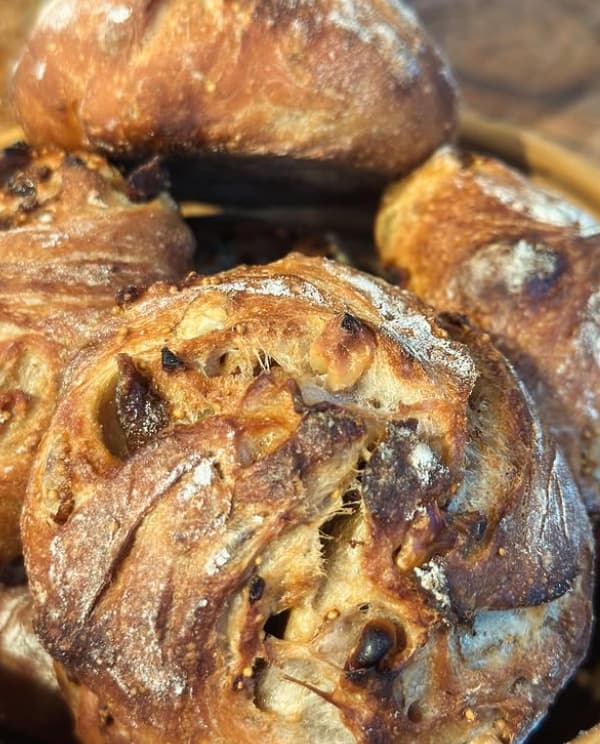 「パン、あげますよ？」有吉弘行の気になる一言が話題に