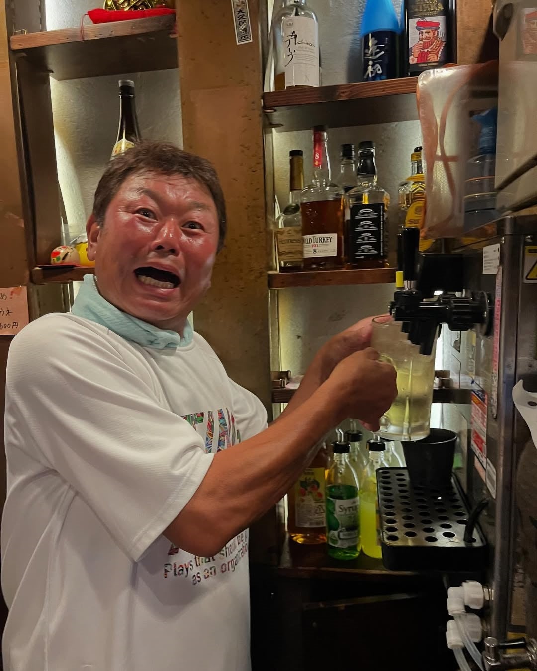 デーブ大久保の「肉蔵でーぶ」連日の満席に嬉しさと忙しさのドリンカーショット！