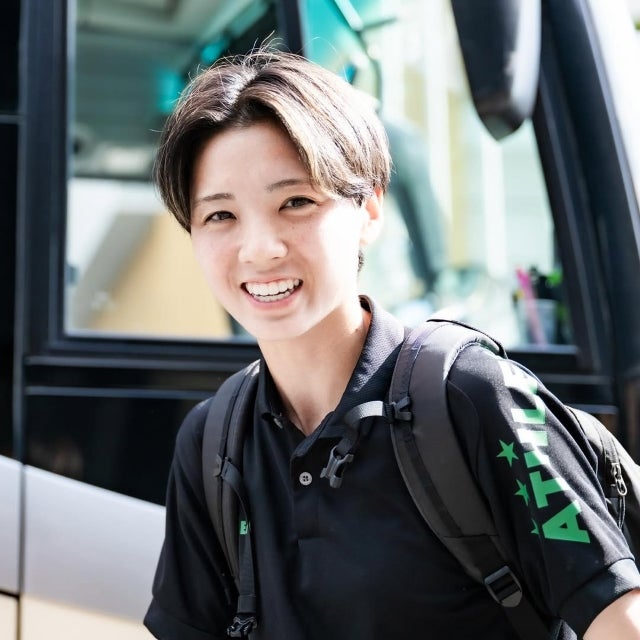 日テレ・東京ヴェルディベレーザ、試合当日の笑顔ショット公開。スタジアム到着で高まる結束