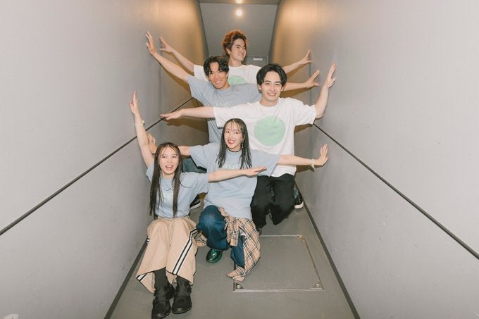 長屋晴子　メンバーとの仲良しショット公開にファン歓喜！！