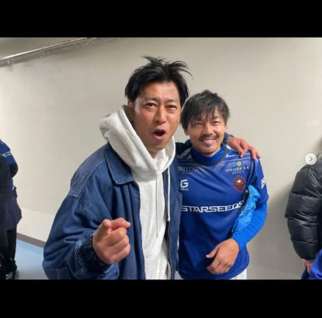パンサー尾形、松井大輔の引退試合に参加「呼んでくれてサンキューーーーーーーー！！」