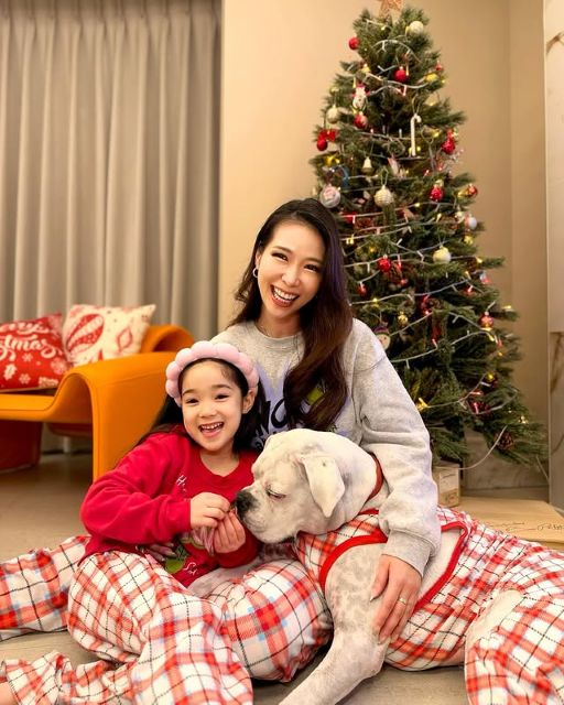 「3人でお揃い」美人ダンサー・紅蘭、