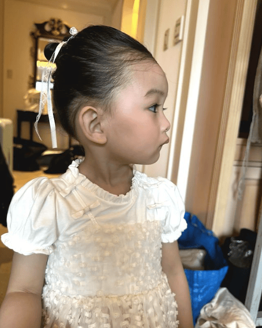 元AKB初代神7が2歳長女の”顔出し”を披露！あひる口も遺伝⁈